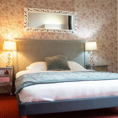 Hob Montespan Talleyrand 4* Bourbon-lʼArchambault