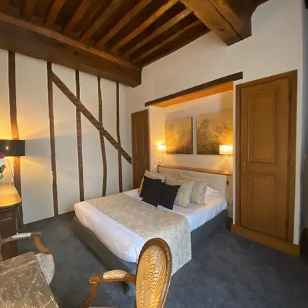 Hob Montespan Talleyrand Hotel Bourbon-lʼArchambault