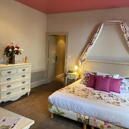Hotel Hob Montespan Talleyrand Bourbon-lʼArchambault