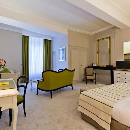 Hotel Hob Montespan Talleyrand Bourbon-lʼArchambault